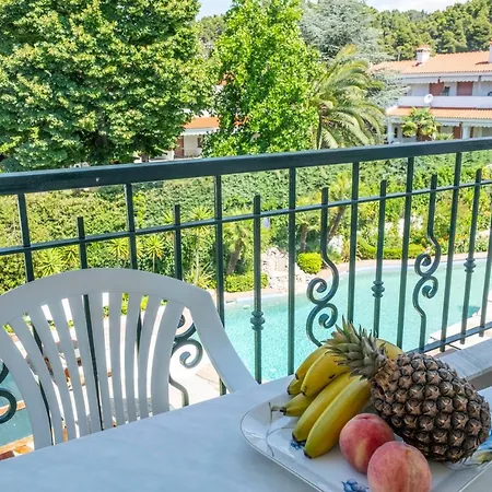 Aristides Apart Otel Fourka