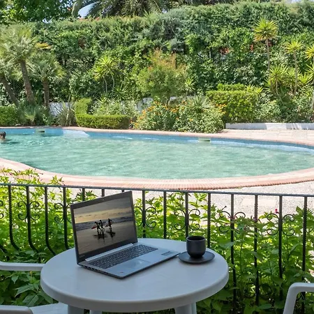 Aristides Апарт-отель